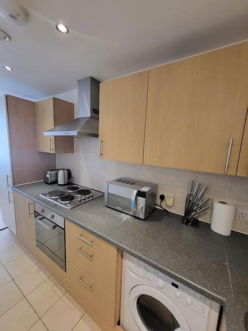 Awesome 1 Bedroom Apartment Manchester Esterno foto